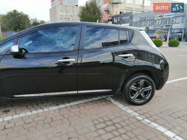Черный Ниссан Лиф, объемом двигателя 0 л и пробегом 146 тыс. км за 7900 $, фото 30 на Automoto.ua