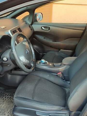 Черный Ниссан Лиф, объемом двигателя 0 л и пробегом 202 тыс. км за 6100 $, фото 6 на Automoto.ua