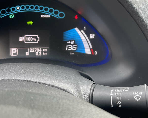 Черный Ниссан Лиф, объемом двигателя 0 л и пробегом 122 тыс. км за 6900 $, фото 35 на Automoto.ua