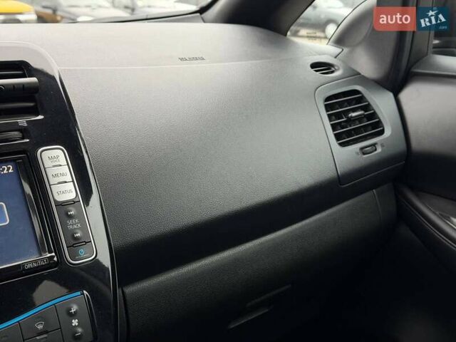 Чорний Ніссан Ліф, об'ємом двигуна 0 л та пробігом 118 тис. км за 7500 $, фото 55 на Automoto.ua