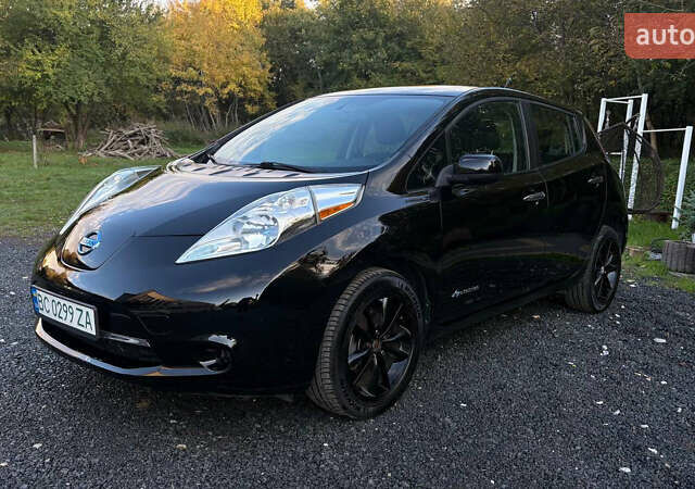 Чорний Ніссан Ліф, об'ємом двигуна 0 л та пробігом 179 тис. км за 5500 $, фото 22 на Automoto.ua