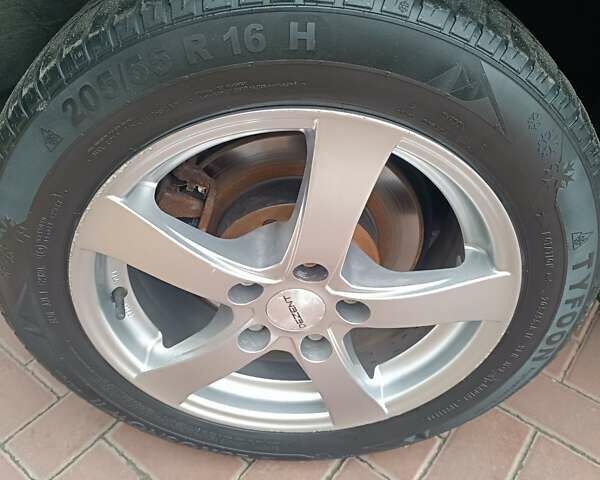 Черный Ниссан Лиф, объемом двигателя 0 л и пробегом 100 тыс. км за 6350 $, фото 20 на Automoto.ua