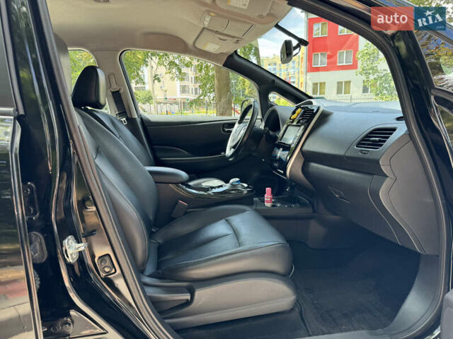 Черный Ниссан Лиф, объемом двигателя 0 л и пробегом 122 тыс. км за 6900 $, фото 19 на Automoto.ua