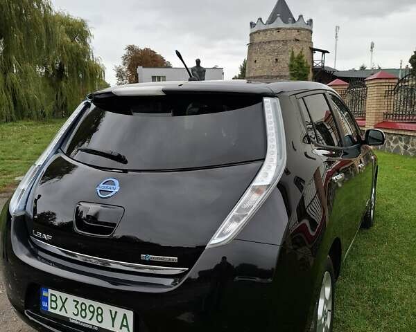 Черный Ниссан Лиф, объемом двигателя 0 л и пробегом 137 тыс. км за 7200 $, фото 29 на Automoto.ua