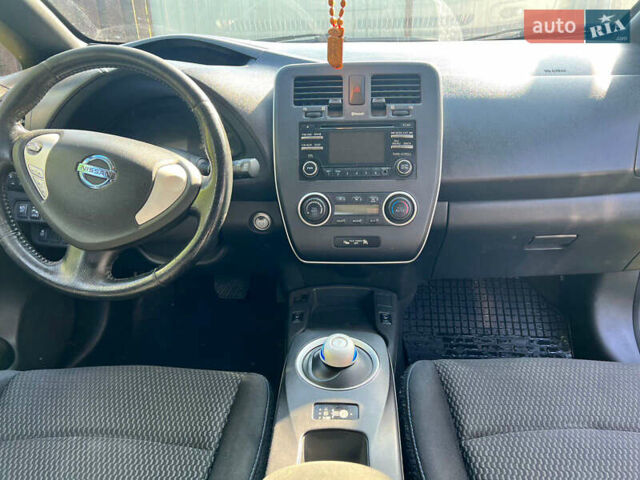 Чорний Ніссан Ліф, об'ємом двигуна 0 л та пробігом 161 тис. км за 6900 $, фото 7 на Automoto.ua