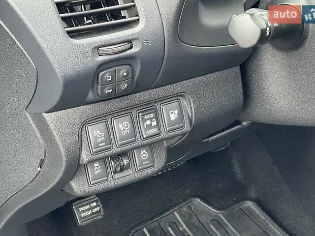 Черный Ниссан Лиф, объемом двигателя 0 л и пробегом 128 тыс. км за 7200 $, фото 44 на Automoto.ua