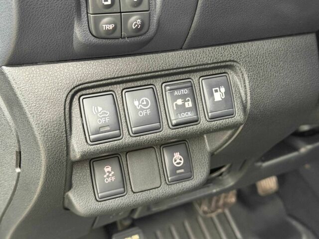 Чорний Ніссан Ліф, об'ємом двигуна 2 л та пробігом 118 тис. км за 7500 $, фото 13 на Automoto.ua