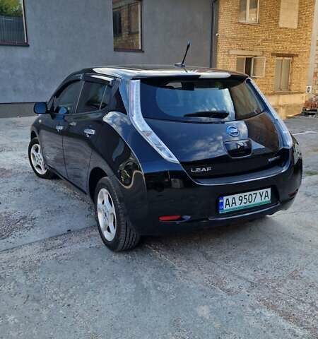 Черный Ниссан Лиф, объемом двигателя 0 л и пробегом 123 тыс. км за 6500 $, фото 9 на Automoto.ua