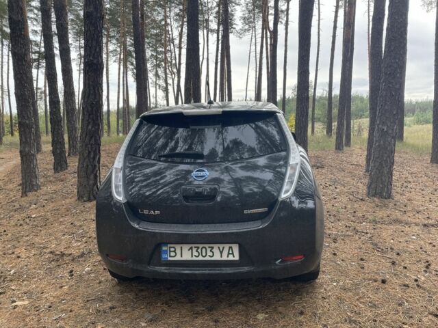 Черный Ниссан Лиф, объемом двигателя 0 л и пробегом 180 тыс. км за 6000 $, фото 4 на Automoto.ua
