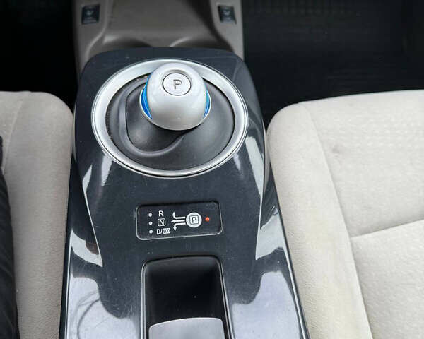 Черный Ниссан Лиф, объемом двигателя 0 л и пробегом 173 тыс. км за 4900 $, фото 2 на Automoto.ua