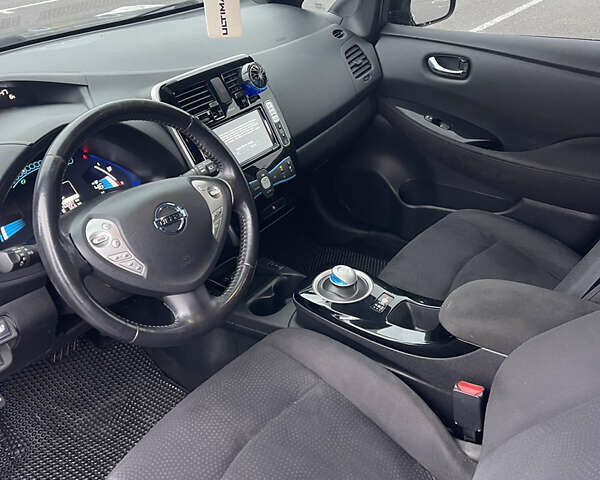 Черный Ниссан Лиф, объемом двигателя 0 л и пробегом 161 тыс. км за 6399 $, фото 7 на Automoto.ua