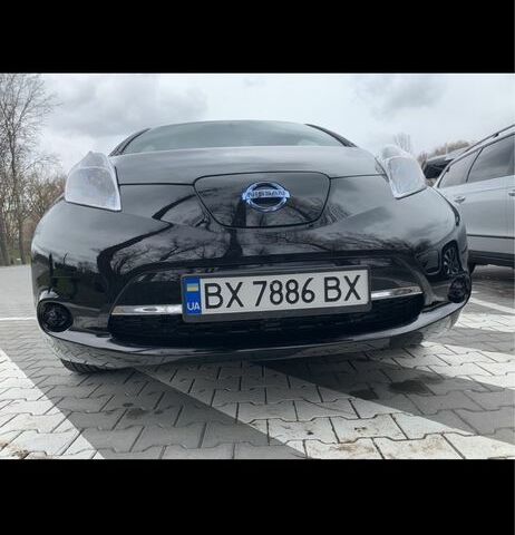 Черный Ниссан Лиф, объемом двигателя 0 л и пробегом 150 тыс. км за 6500 $, фото 4 на Automoto.ua