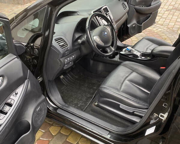 Черный Ниссан Лиф, объемом двигателя 0 л и пробегом 132 тыс. км за 5900 $, фото 11 на Automoto.ua