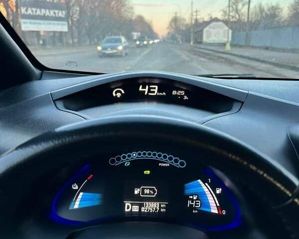 Черный Ниссан Лиф, объемом двигателя 0 л и пробегом 140 тыс. км за 7600 $, фото 21 на Automoto.ua