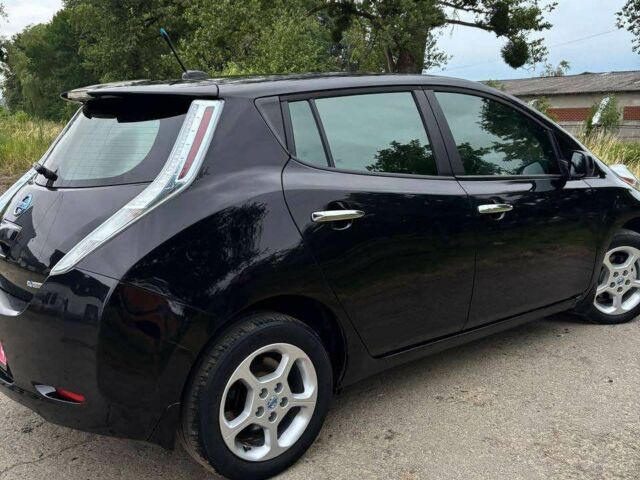 Черный Ниссан Лиф, объемом двигателя 0 л и пробегом 141 тыс. км за 6400 $, фото 4 на Automoto.ua