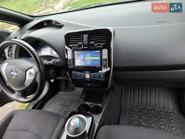 Черный Ниссан Лиф, объемом двигателя 0 л и пробегом 137 тыс. км за 7200 $, фото 5 на Automoto.ua