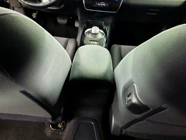 Черный Ниссан Лиф, объемом двигателя 0 л и пробегом 165 тыс. км за 6700 $, фото 5 на Automoto.ua