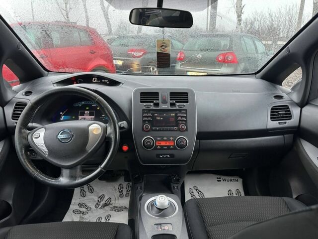 Черный Ниссан Лиф, объемом двигателя 0 л и пробегом 200 тыс. км за 4900 $, фото 7 на Automoto.ua