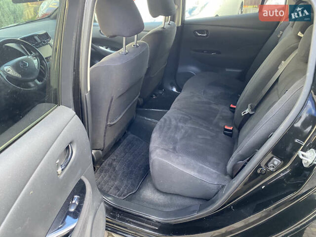 Ниссан Лиф 2013 в Черновцах на Automoto.ua Черный Ниссан Лиф, объемом двигателя 0 л и пробегом 67 тыс. км за 6590 $, фото 9 на Automoto.ua