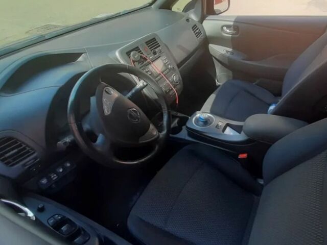 Чорний Ніссан Ліф, об'ємом двигуна 0 л та пробігом 200 тис. км за 7000 $, фото 2 на Automoto.ua