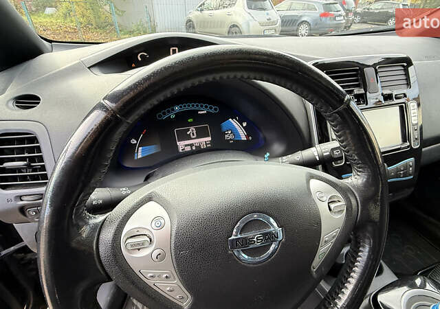 Черный Ниссан Лиф, объемом двигателя 0 л и пробегом 142 тыс. км за 6250 $, фото 13 на Automoto.ua