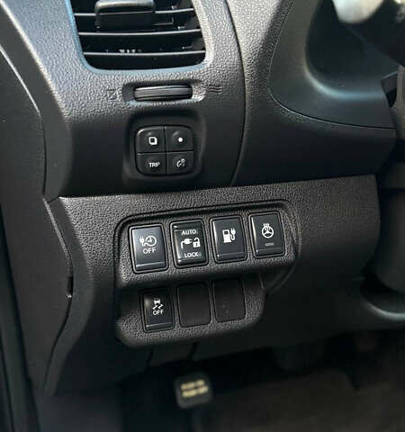 Чорний Ніссан Ліф, об'ємом двигуна 0 л та пробігом 179 тис. км за 5500 $, фото 15 на Automoto.ua