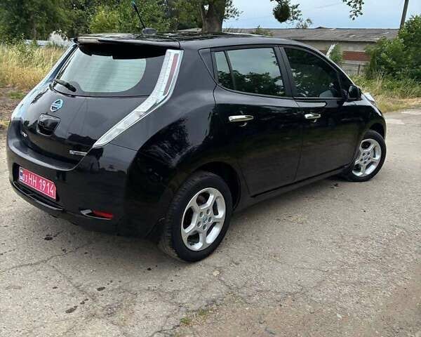 Черный Ниссан Лиф, объемом двигателя 0 л и пробегом 141 тыс. км за 6400 $, фото 10 на Automoto.ua