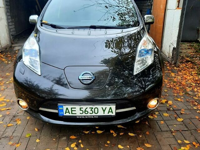 Черный Ниссан Лиф, объемом двигателя 80 л и пробегом 125 тыс. км за 7300 $, фото 8 на Automoto.ua