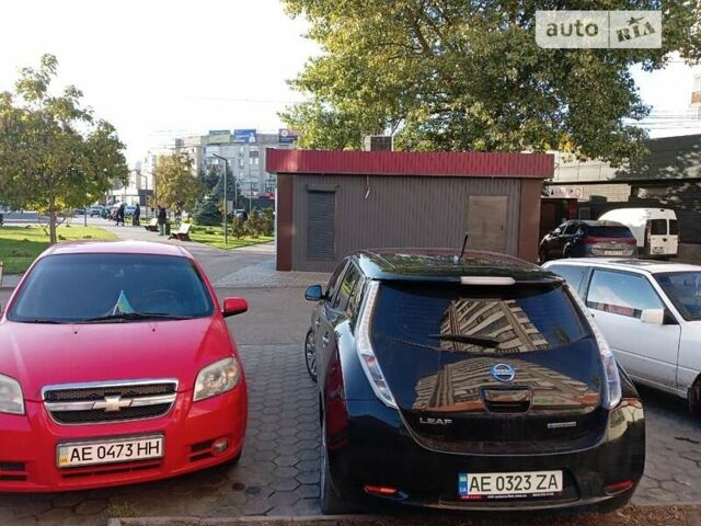 Черный Ниссан Лиф, объемом двигателя 0 л и пробегом 140 тыс. км за 6500 $, фото 3 на Automoto.ua