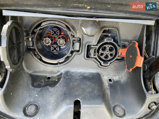 Ниссан Лиф 2013 в Черновцах на Automoto.ua Черный Ниссан Лиф, объемом двигателя 0 л и пробегом 67 тыс. км за 6590 $, фото 11 на Automoto.ua