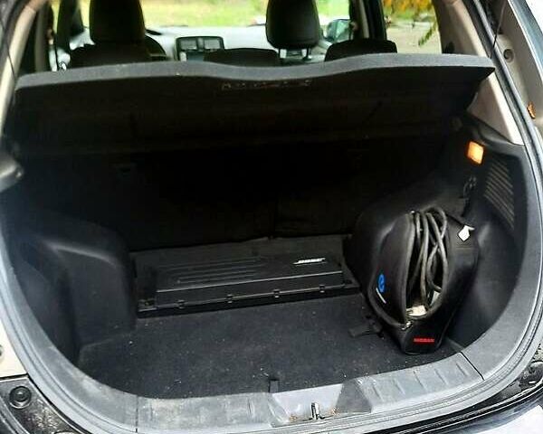 Черный Ниссан Лиф, объемом двигателя 0 л и пробегом 125 тыс. км за 7300 $, фото 12 на Automoto.ua