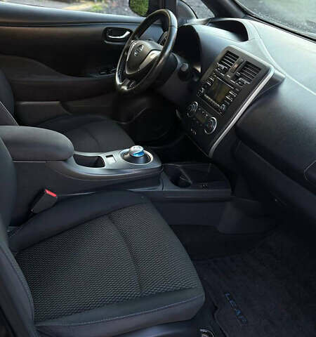 Чорний Ніссан Ліф, об'ємом двигуна 0 л та пробігом 179 тис. км за 5500 $, фото 9 на Automoto.ua