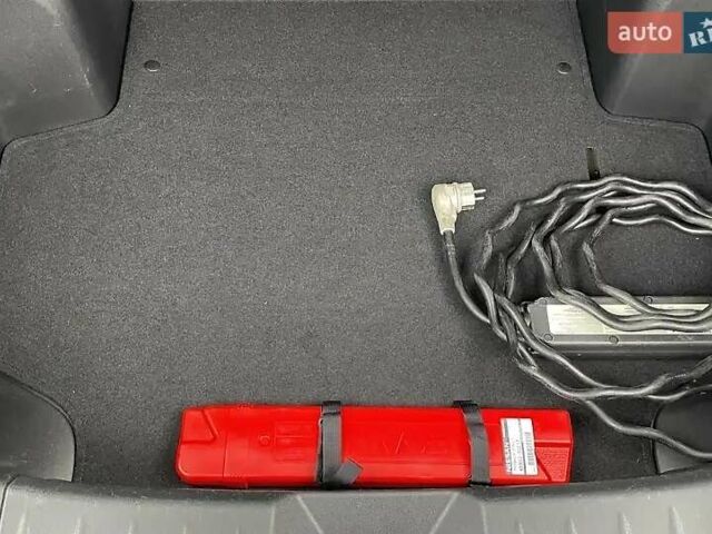 Черный Ниссан Лиф, объемом двигателя 0 л и пробегом 128 тыс. км за 7200 $, фото 18 на Automoto.ua