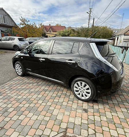 Черный Ниссан Лиф, объемом двигателя 0 л и пробегом 142 тыс. км за 6250 $, фото 10 на Automoto.ua