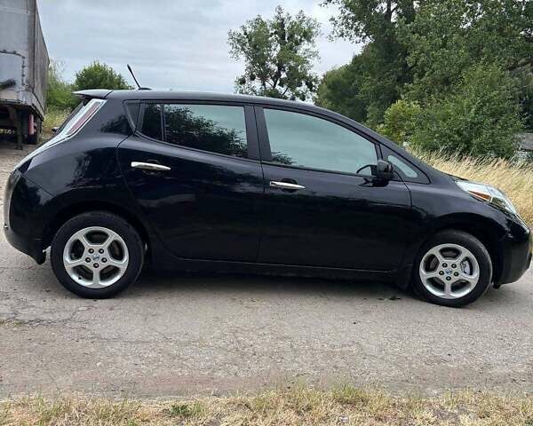 Черный Ниссан Лиф, объемом двигателя 0 л и пробегом 141 тыс. км за 6400 $, фото 9 на Automoto.ua