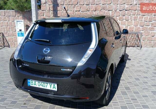Черный Ниссан Лиф, объемом двигателя 0 л и пробегом 158 тыс. км за 5300 $, фото 3 на Automoto.ua