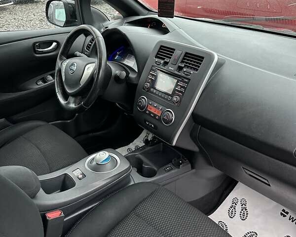 Черный Ниссан Лиф, объемом двигателя 0 л и пробегом 200 тыс. км за 4900 $, фото 11 на Automoto.ua