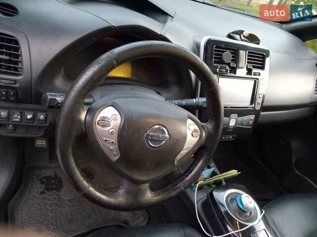 Чорний Ніссан Ліф, об'ємом двигуна 0 л та пробігом 241 тис. км за 3700 $, фото 12 на Automoto.ua