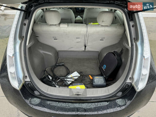 Чорний Ніссан Ліф, об'ємом двигуна 0 л та пробігом 104 тис. км за 7000 $, фото 31 на Automoto.ua