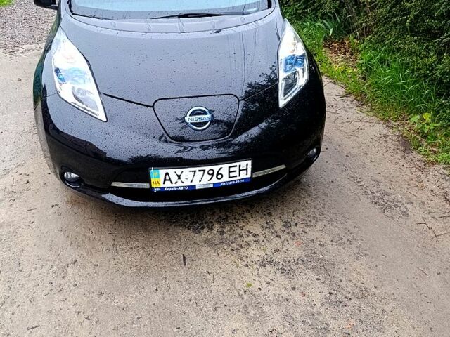 Черный Ниссан Лиф, объемом двигателя 0 л и пробегом 165 тыс. км за 6700 $, фото 1 на Automoto.ua