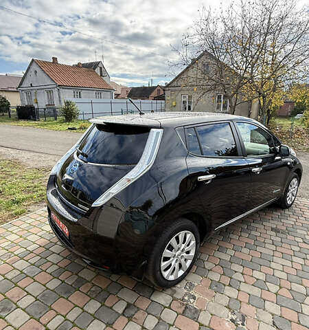 Черный Ниссан Лиф, объемом двигателя 0 л и пробегом 142 тыс. км за 6250 $, фото 6 на Automoto.ua