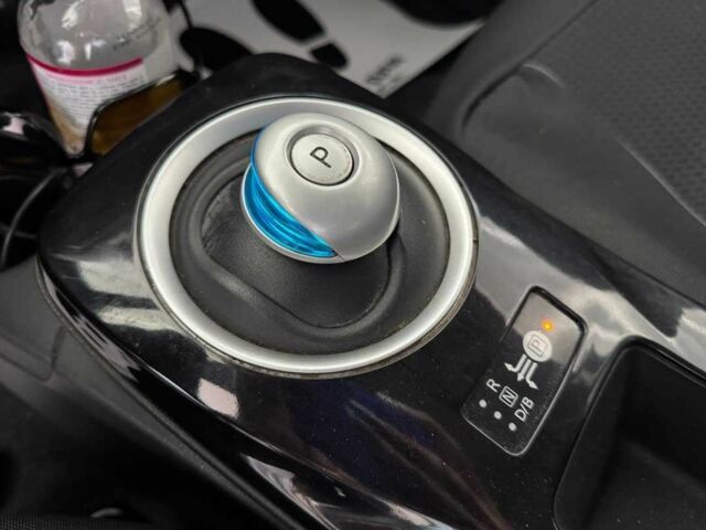 Чорний Ніссан Ліф, об'ємом двигуна 0 л та пробігом 106 тис. км за 7000 $, фото 13 на Automoto.ua