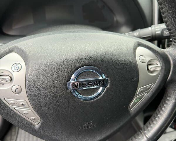 Черный Ниссан Лиф, объемом двигателя 0 л и пробегом 127 тыс. км за 7100 $, фото 18 на Automoto.ua