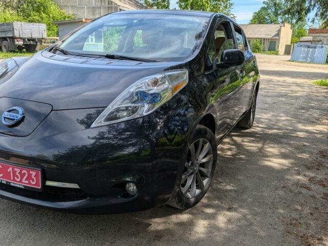 Чорний Ніссан Ліф, об'ємом двигуна 0 л та пробігом 160 тис. км за 6200 $, фото 1 на Automoto.ua