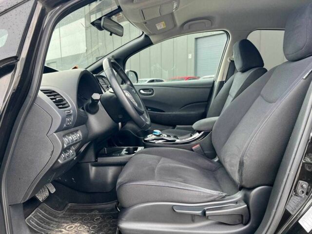 Ниссан Лиф 2013 в Львове на Automoto.ua Черный Ниссан Лиф, объемом двигателя 0 л и пробегом 117 тыс. км за 6990 $, фото 12 на Automoto.ua