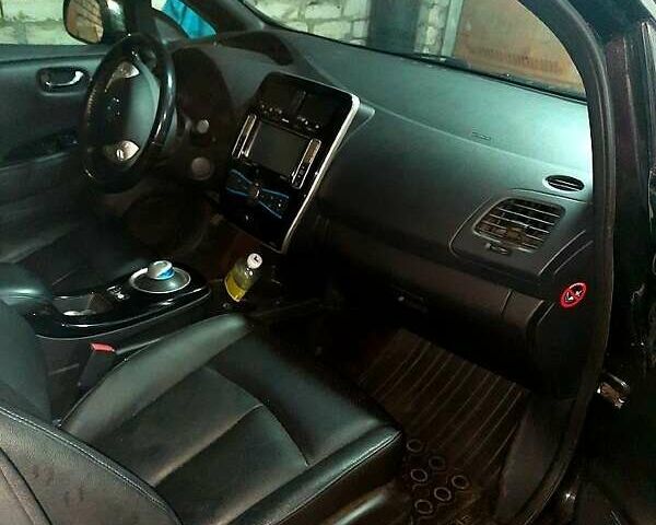 Черный Ниссан Лиф, объемом двигателя 0 л и пробегом 125 тыс. км за 7300 $, фото 6 на Automoto.ua