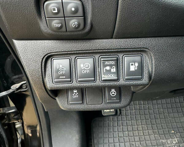 Черный Ниссан Лиф, объемом двигателя 0 л и пробегом 127 тыс. км за 7100 $, фото 5 на Automoto.ua