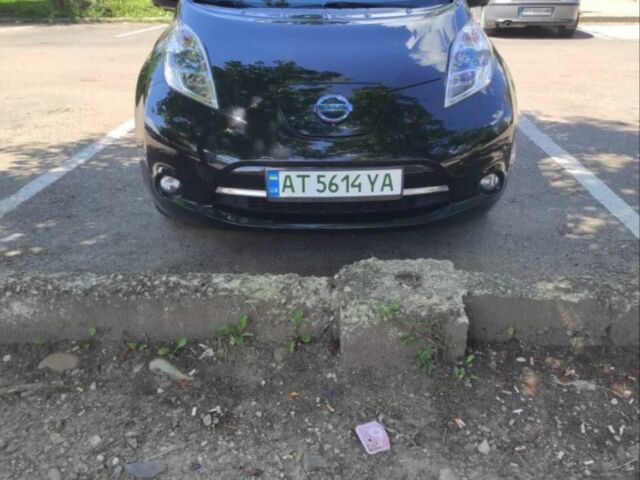 Черный Ниссан Лиф, объемом двигателя 0 л и пробегом 141 тыс. км за 6400 $, фото 1 на Automoto.ua