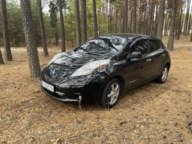 Черный Ниссан Лиф, объемом двигателя 0 л и пробегом 180 тыс. км за 6000 $, фото 2 на Automoto.ua
