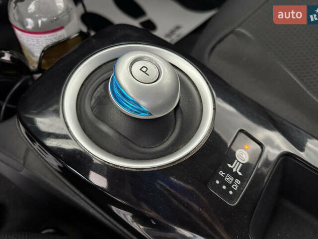 Чорний Ніссан Ліф, об'ємом двигуна 0 л та пробігом 106 тис. км за 7000 $, фото 13 на Automoto.ua